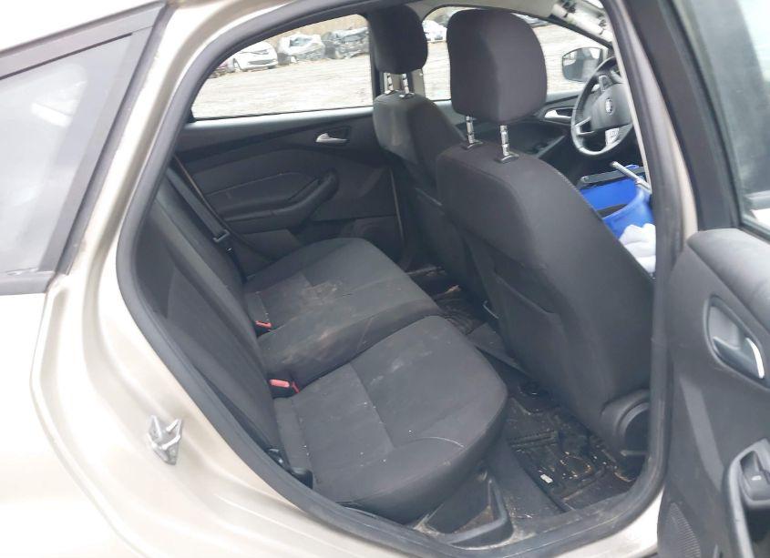 Photo 8 of 2017 Ford Focus SE (VIN 1FADP3K23HL212193)