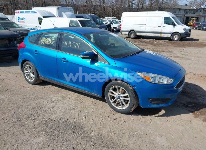 2017 Ford Focus SE (VIN 1FADP3K23HL212405) main photo