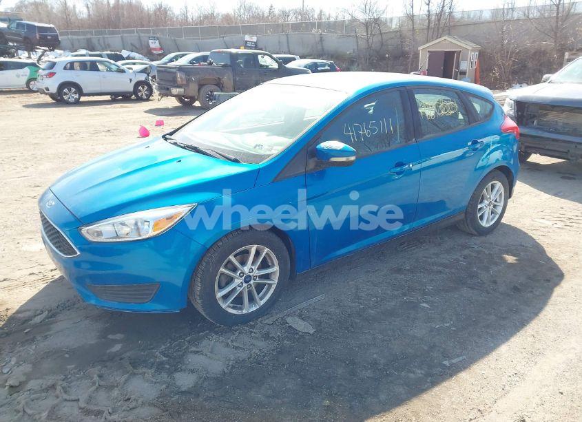 Photo 2 of 2017 Ford Focus SE (VIN 1FADP3K23HL212405)