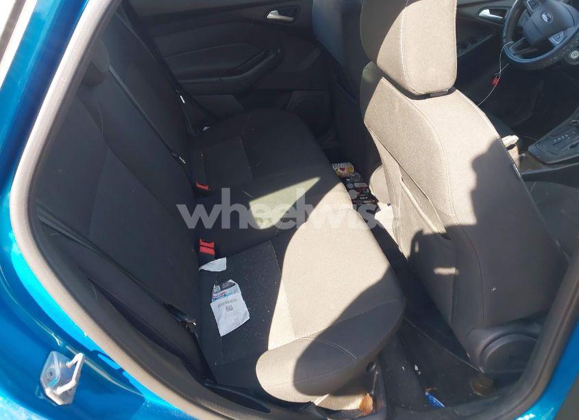 Photo 8 of 2017 Ford Focus SE (VIN 1FADP3K23HL212405)