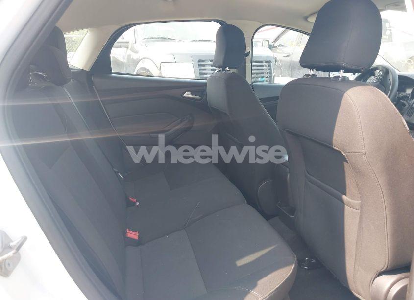 Photo 8 of 2017 Ford Focus SE (VIN 1FADP3K23HL262009)