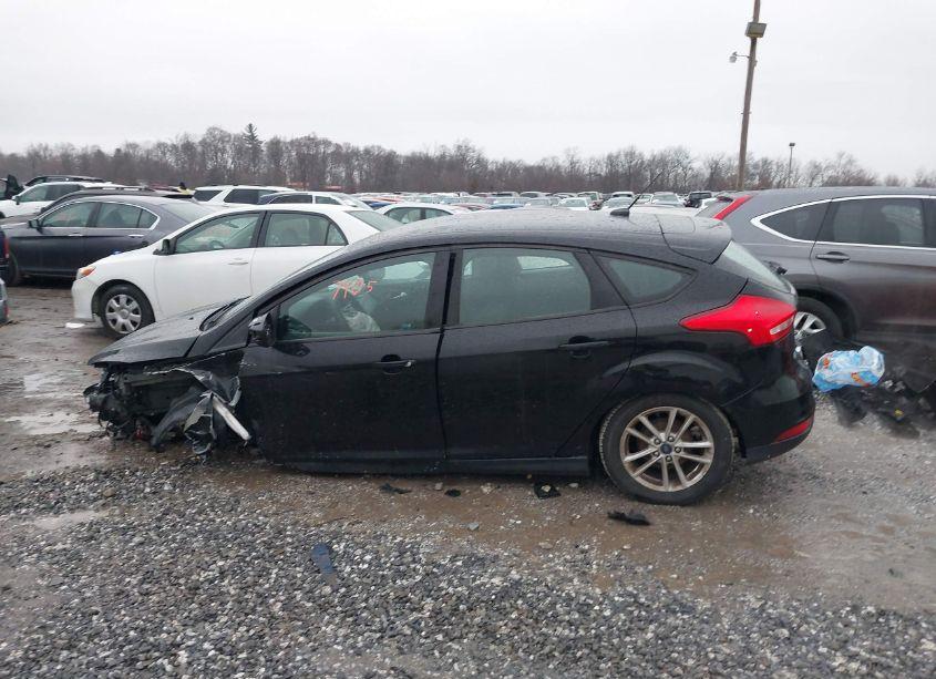 Photo 14 of 2017 Ford Focus SE (VIN 1FADP3K23HL263984)