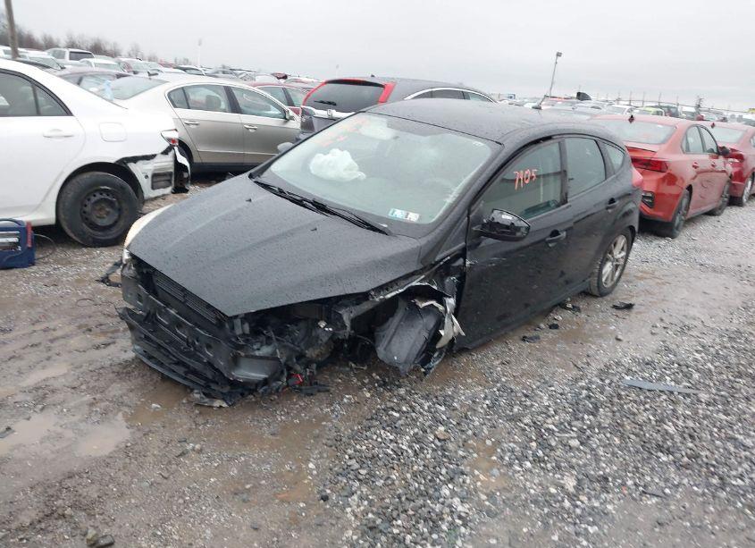 Photo 2 of 2017 Ford Focus SE (VIN 1FADP3K23HL263984)