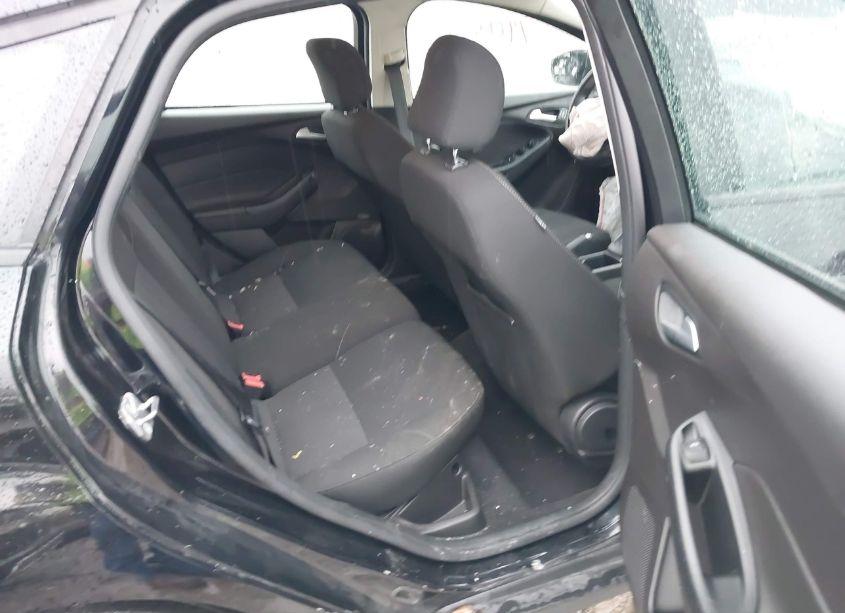 Photo 8 of 2017 Ford Focus SE (VIN 1FADP3K23HL263984)