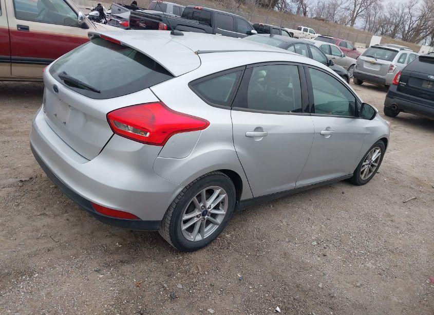 Photo 4 of 2017 Ford Focus SE (VIN 1FADP3K23HL286231)