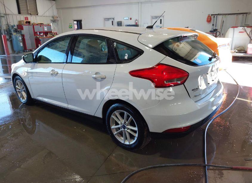 Photo 3 of 2017 Ford Focus SE (VIN 1FADP3K23HL319051)