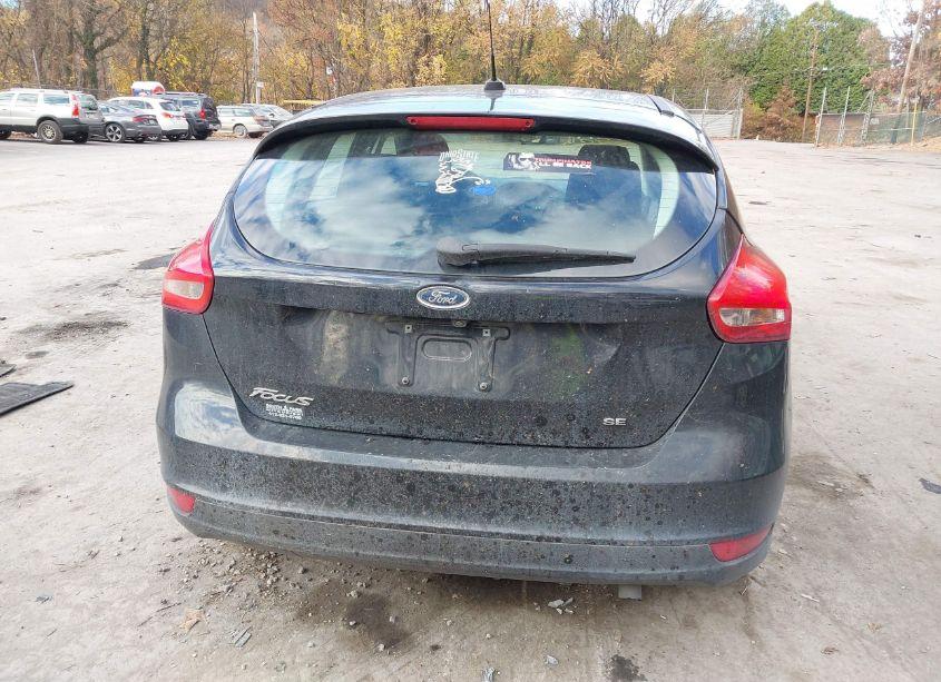 Photo 17 of 2017 Ford Focus SE (VIN 1FADP3K23HL332009)