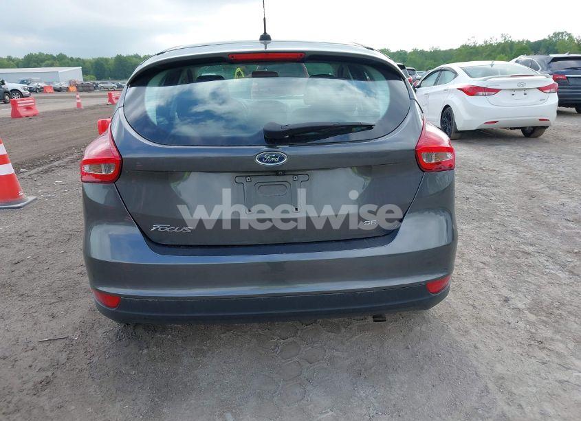 Photo 16 of 2017 Ford Focus SE (VIN 1FADP3K23HL336268)