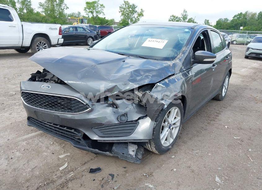 Photo 2 of 2017 Ford Focus SE (VIN 1FADP3K23HL336268)
