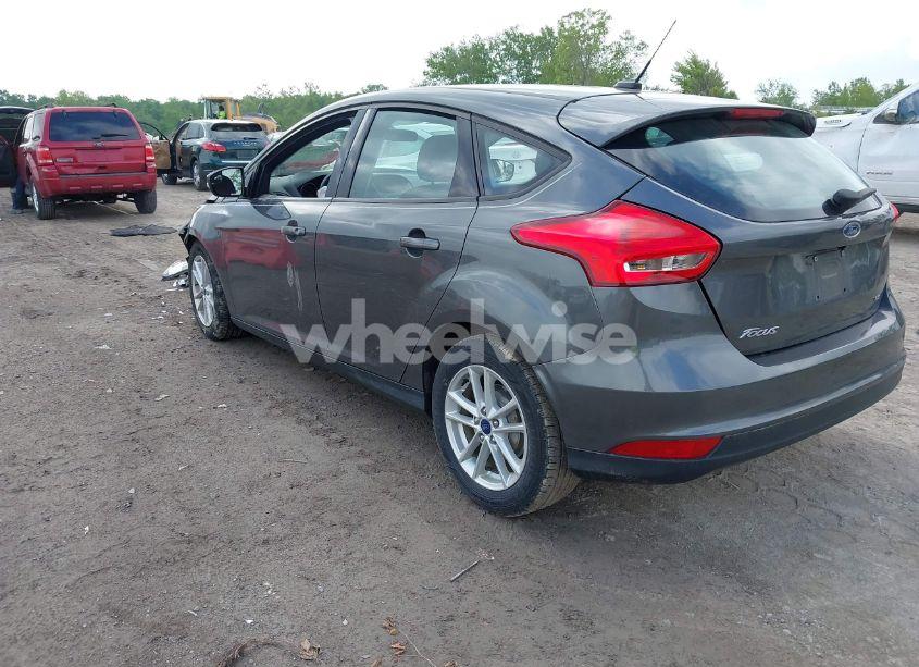 Photo 3 of 2017 Ford Focus SE (VIN 1FADP3K23HL336268)