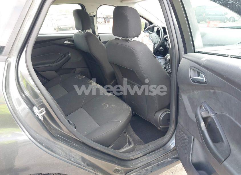 Photo 8 of 2017 Ford Focus SE (VIN 1FADP3K23HL336268)