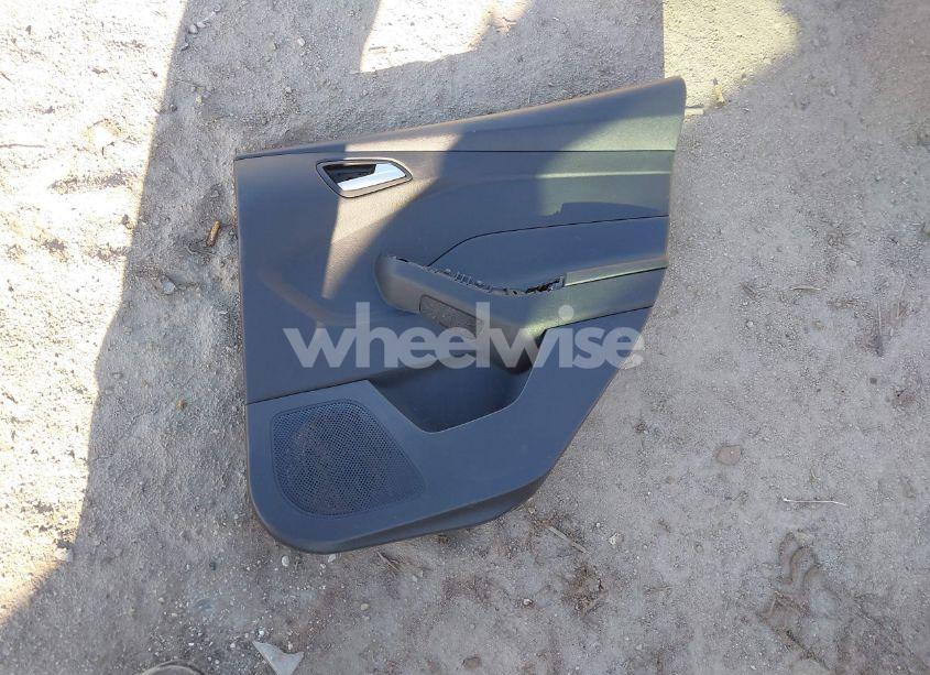 Photo 12 of 2017 Ford Focus SE (VIN 1FADP3K23HL339171)