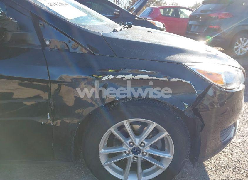 Photo 16 of 2017 Ford Focus SE (VIN 1FADP3K23HL339171)