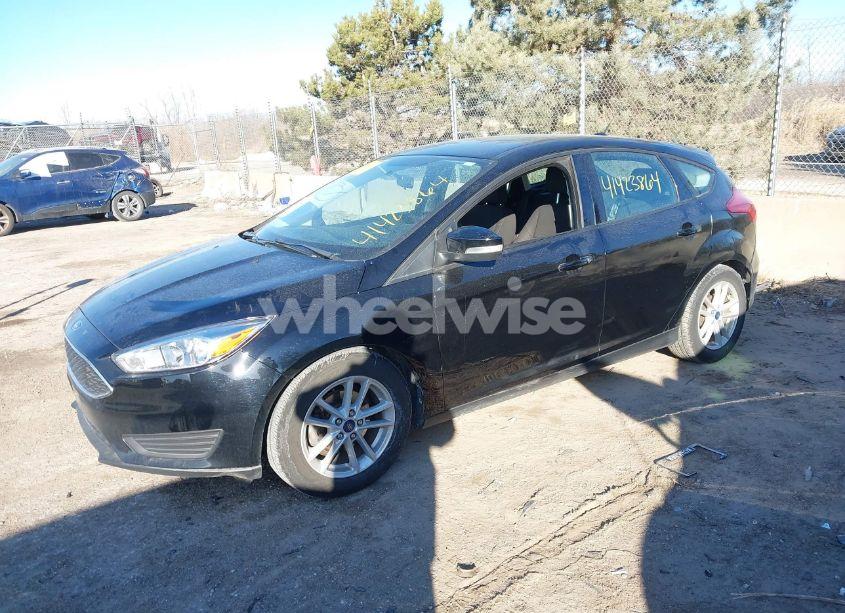 Photo 2 of 2017 Ford Focus SE (VIN 1FADP3K23HL339171)