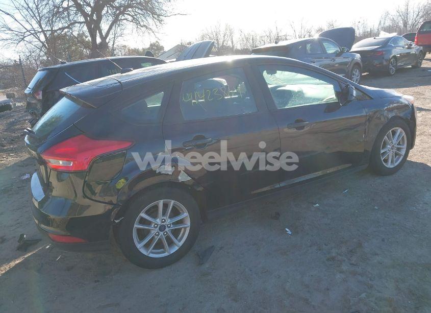 Photo 4 of 2017 Ford Focus SE (VIN 1FADP3K23HL339171)