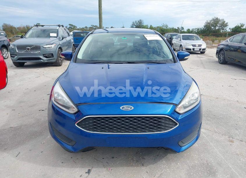 Photo 12 of 2018 Ford Focus SE (VIN 1FADP3K23JL202317)