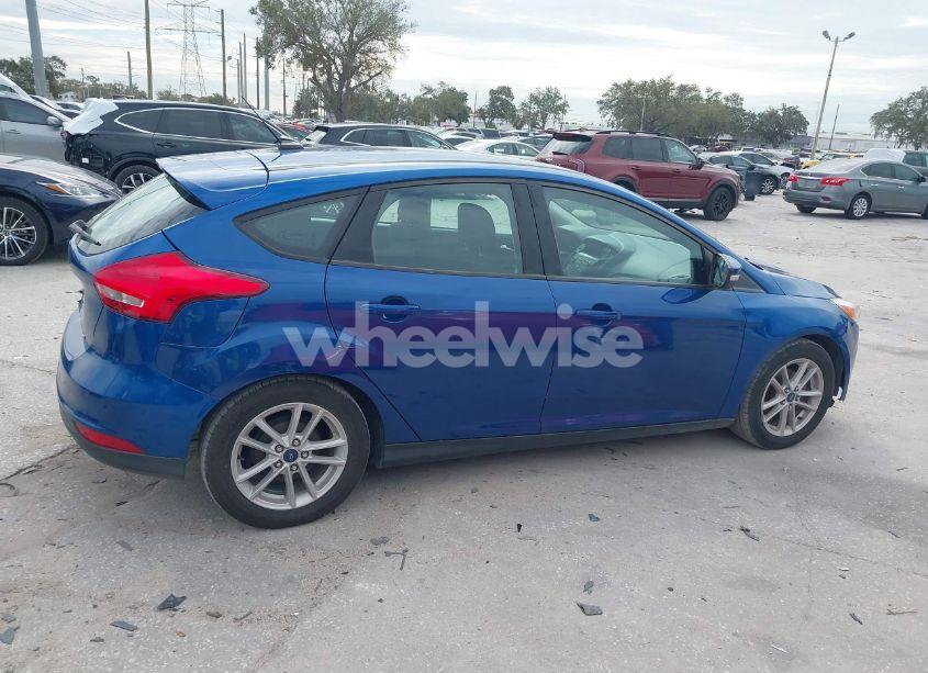 Photo 13 of 2018 Ford Focus SE (VIN 1FADP3K23JL202317)