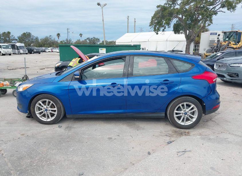Photo 14 of 2018 Ford Focus SE (VIN 1FADP3K23JL202317)