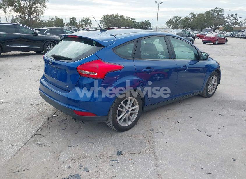 Photo 4 of 2018 Ford Focus SE (VIN 1FADP3K23JL202317)