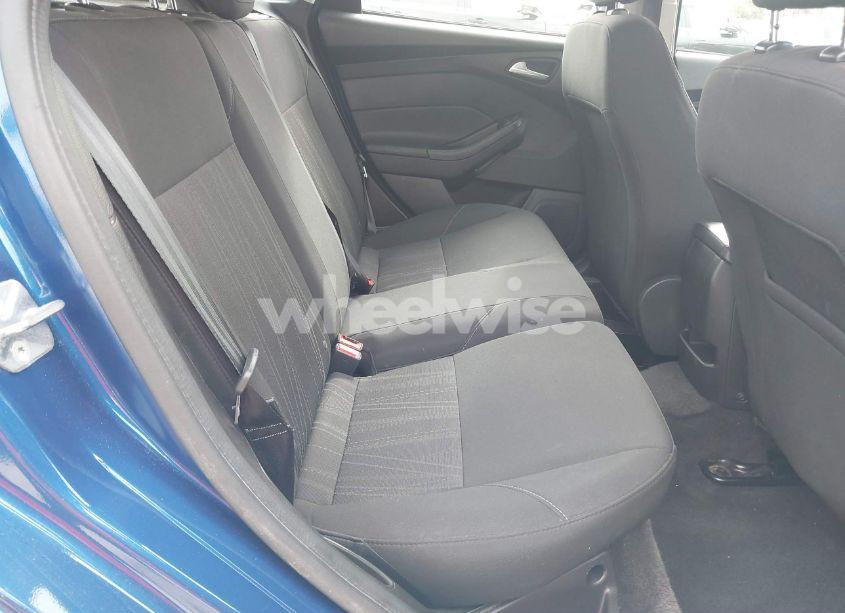 Photo 8 of 2018 Ford Focus SE (VIN 1FADP3K23JL202317)