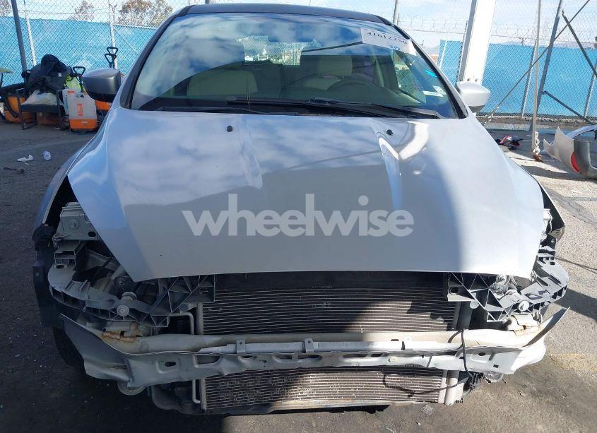 Photo 12 of 2018 Ford Focus SE (VIN 1FADP3K23JL241862)