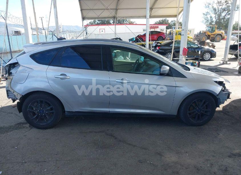 Photo 13 of 2018 Ford Focus SE (VIN 1FADP3K23JL241862)