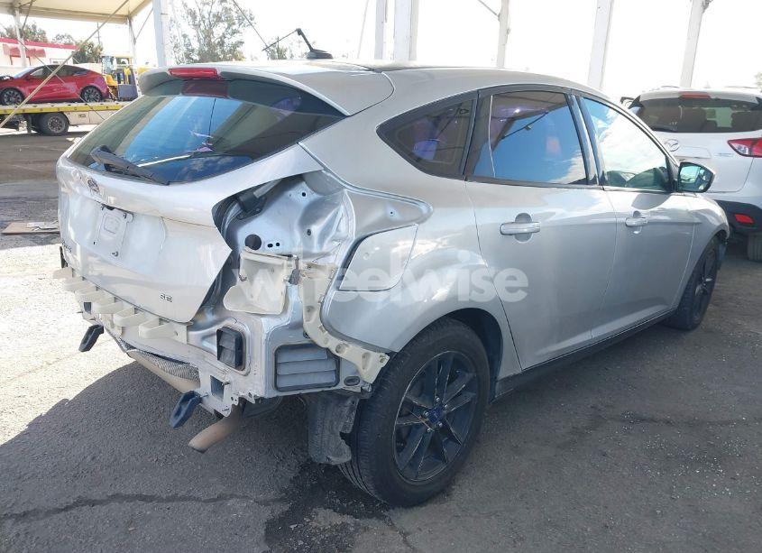 Photo 4 of 2018 Ford Focus SE (VIN 1FADP3K23JL241862)