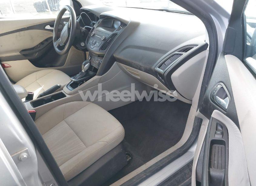 Photo 5 of 2018 Ford Focus SE (VIN 1FADP3K23JL241862)