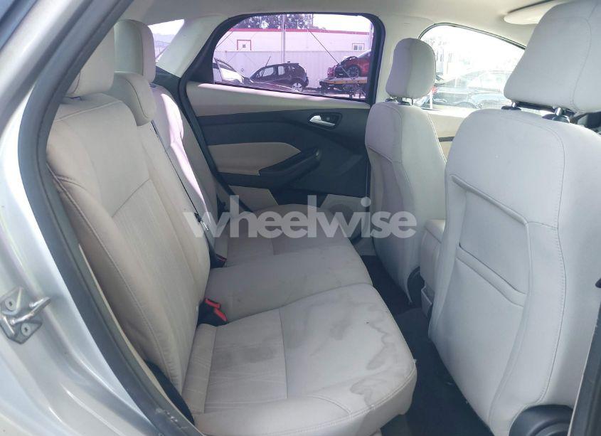 Photo 8 of 2018 Ford Focus SE (VIN 1FADP3K23JL241862)