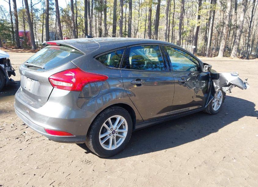 Photo 4 of 2018 Ford Focus SE (VIN 1FADP3K23JL246169)
