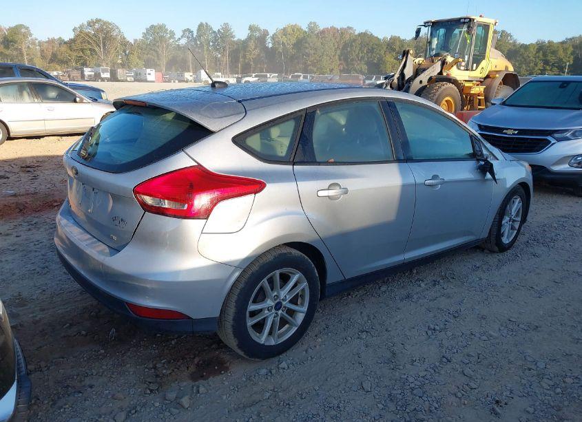 Photo 4 of 2018 Ford Focus SE (VIN 1FADP3K23JL252523)