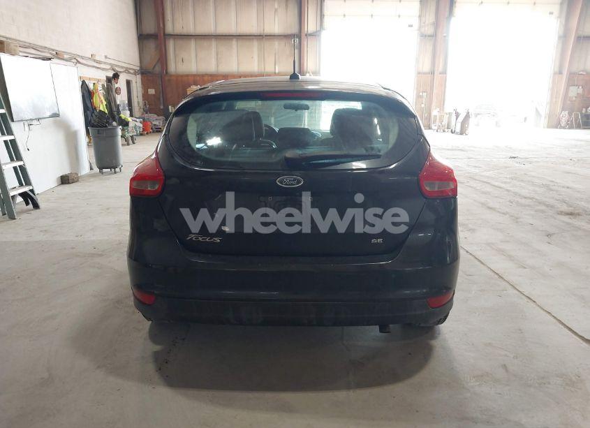 Photo 16 of 2018 Ford Focus SE (VIN 1FADP3K23JL258516)