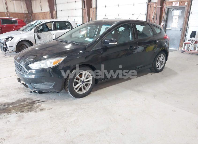 Photo 2 of 2018 Ford Focus SE (VIN 1FADP3K23JL258516)