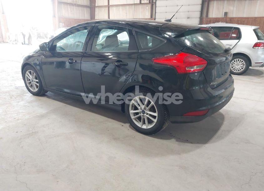 Photo 3 of 2018 Ford Focus SE (VIN 1FADP3K23JL258516)