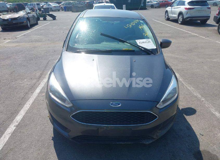 Photo 12 of 2018 Ford Focus SE (VIN 1FADP3K23JL295484)