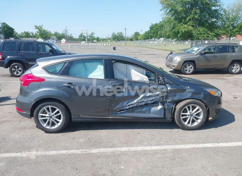 Photo 13 of 2018 Ford Focus SE (VIN 1FADP3K23JL295484)