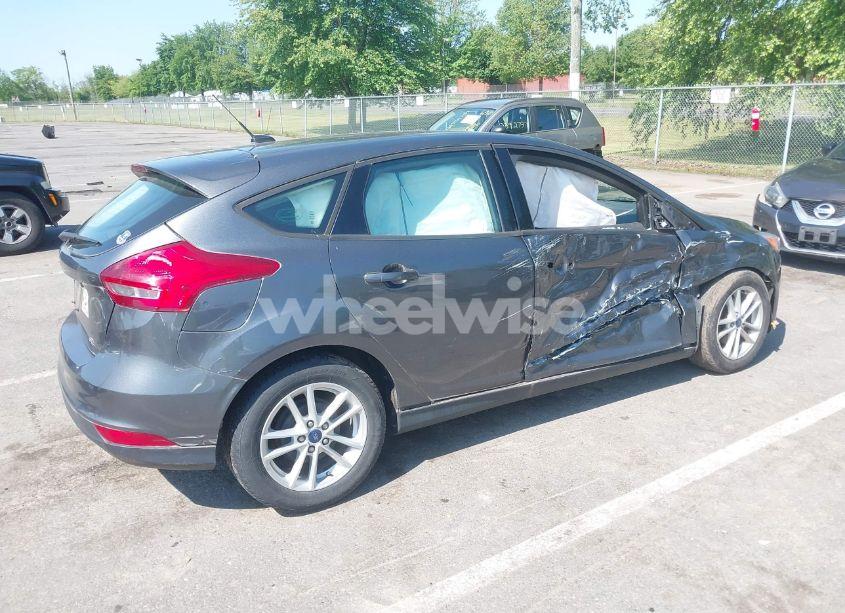 Photo 6 of 2018 Ford Focus SE (VIN 1FADP3K23JL295484)