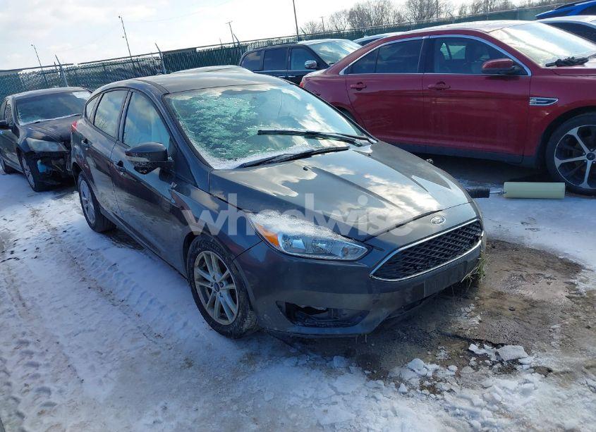 2018 Ford Focus SE (VIN 1FADP3K23JL302028) main photo