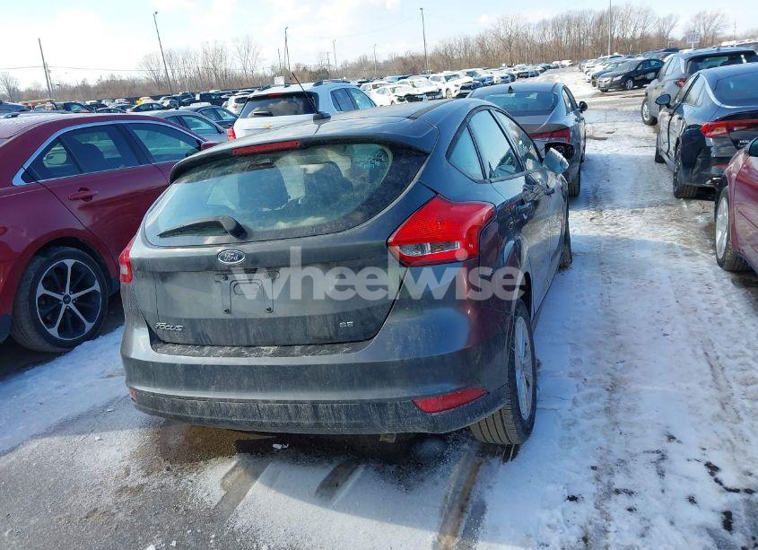 Photo 17 of 2018 Ford Focus SE (VIN 1FADP3K23JL302028)