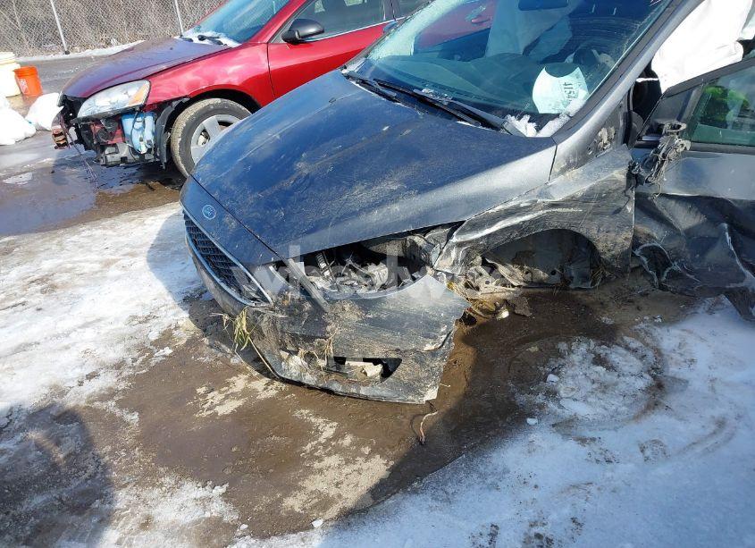 Photo 6 of 2018 Ford Focus SE (VIN 1FADP3K23JL302028)