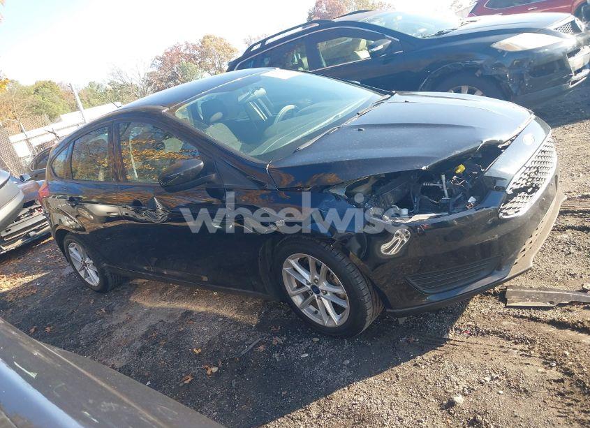 Photo 13 of 2018 Ford Focus SE (VIN 1FADP3K23JL307973)