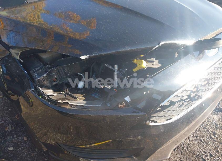 Photo 6 of 2018 Ford Focus SE (VIN 1FADP3K23JL307973)