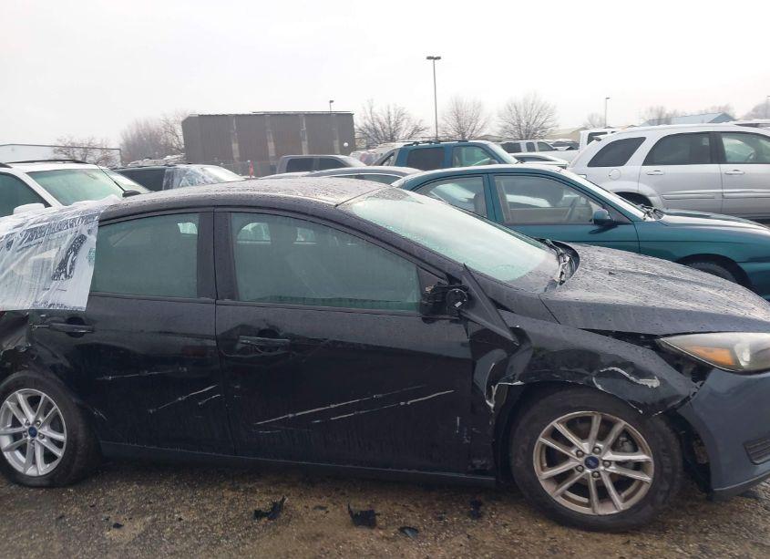 Photo 12 of 2018 Ford Focus SE (VIN 1FADP3K23JL315099)