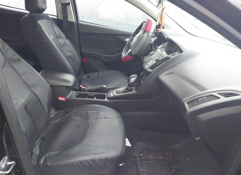 Photo 5 of 2018 Ford Focus SE (VIN 1FADP3K23JL315099)