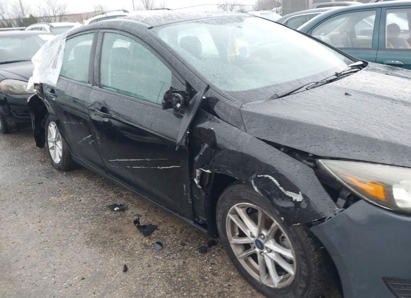 Photo 6 of 2018 Ford Focus SE (VIN 1FADP3K23JL315099)