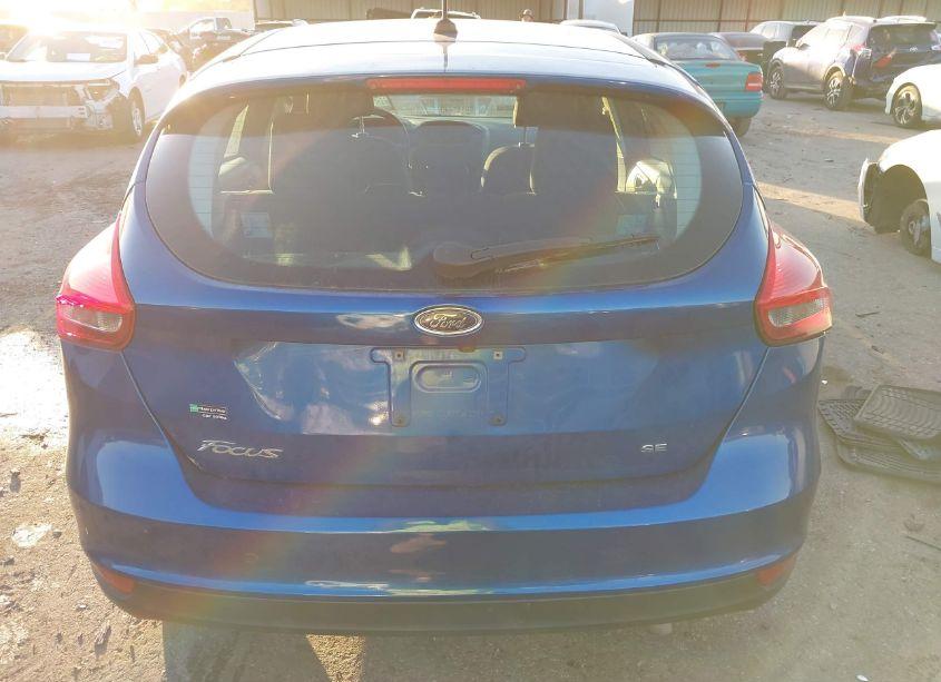 Photo 16 of 2018 Ford Focus SE (VIN 1FADP3K23JL315927)