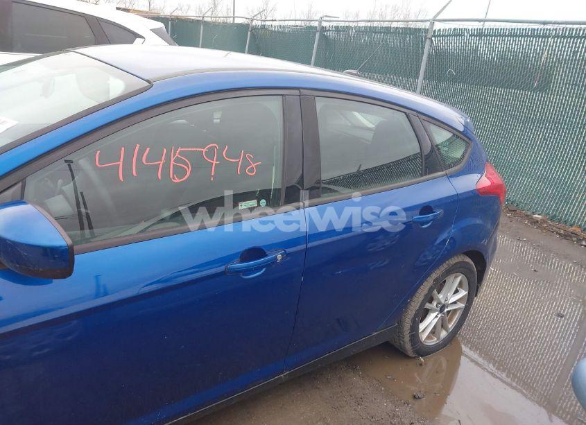 Photo 15 of 2018 Ford Focus SE (VIN 1FADP3K23JL332792)