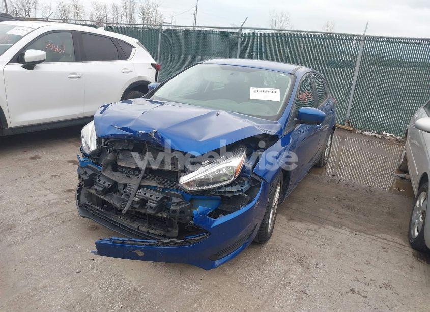 Photo 2 of 2018 Ford Focus SE (VIN 1FADP3K23JL332792)