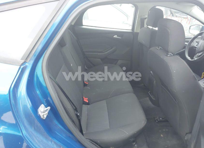 Photo 8 of 2018 Ford Focus SE (VIN 1FADP3K23JL332792)