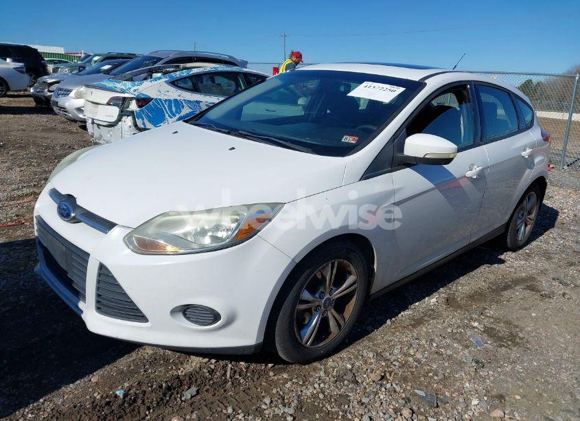Photo 2 of 2013 Ford Focus SE (VIN 1FADP3K24DL132671)